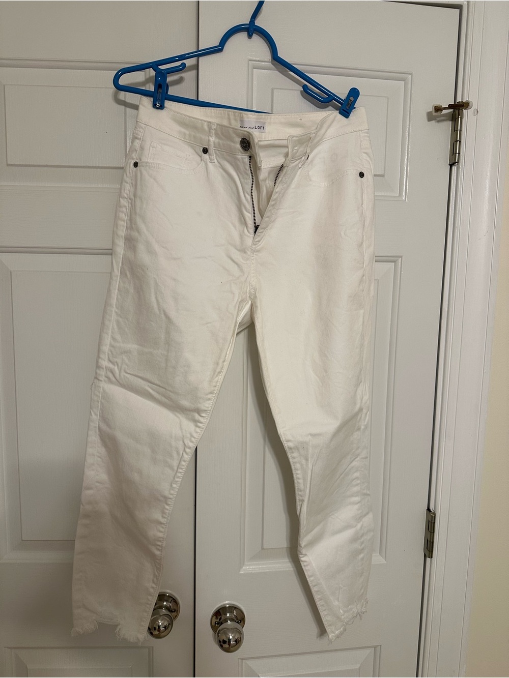 LOFT White curvy skinny crop
